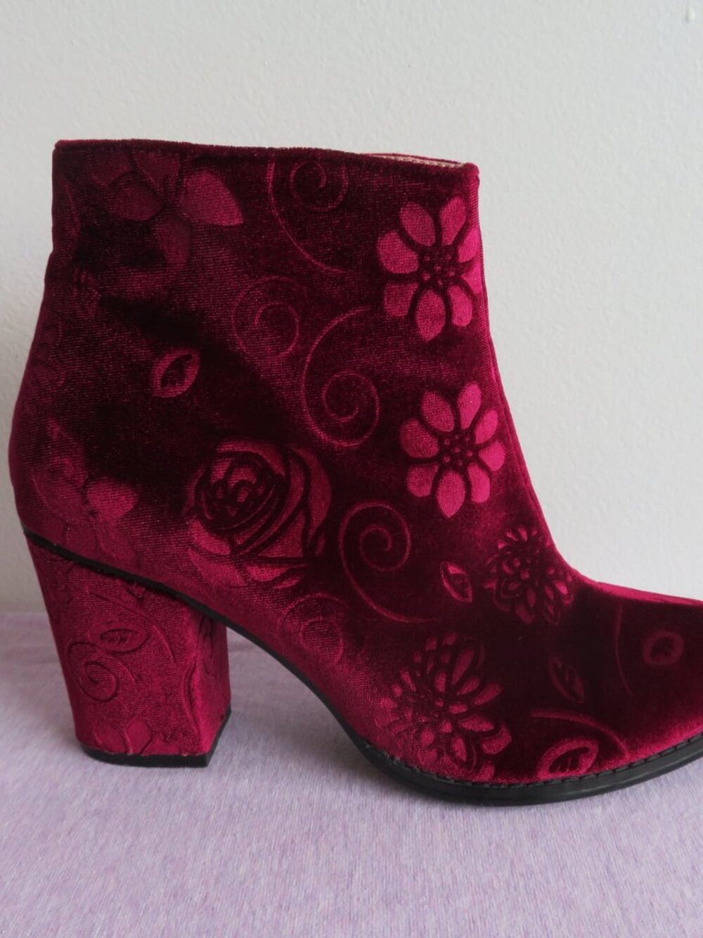 Anthropologie Billy Ella Floral Velvet Ankle Boots Embossed Red - Women's 9.5 - Picture 7 of 15